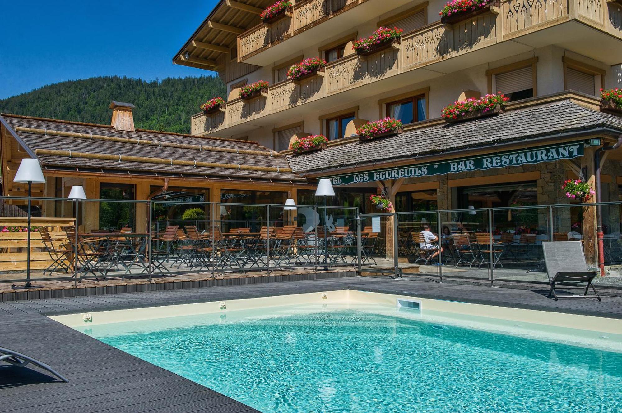 Hotel-Chalet Les Ecureuils Restaurant, Piscine, Garage Le Grand-Bornand Dış mekan fotoğraf